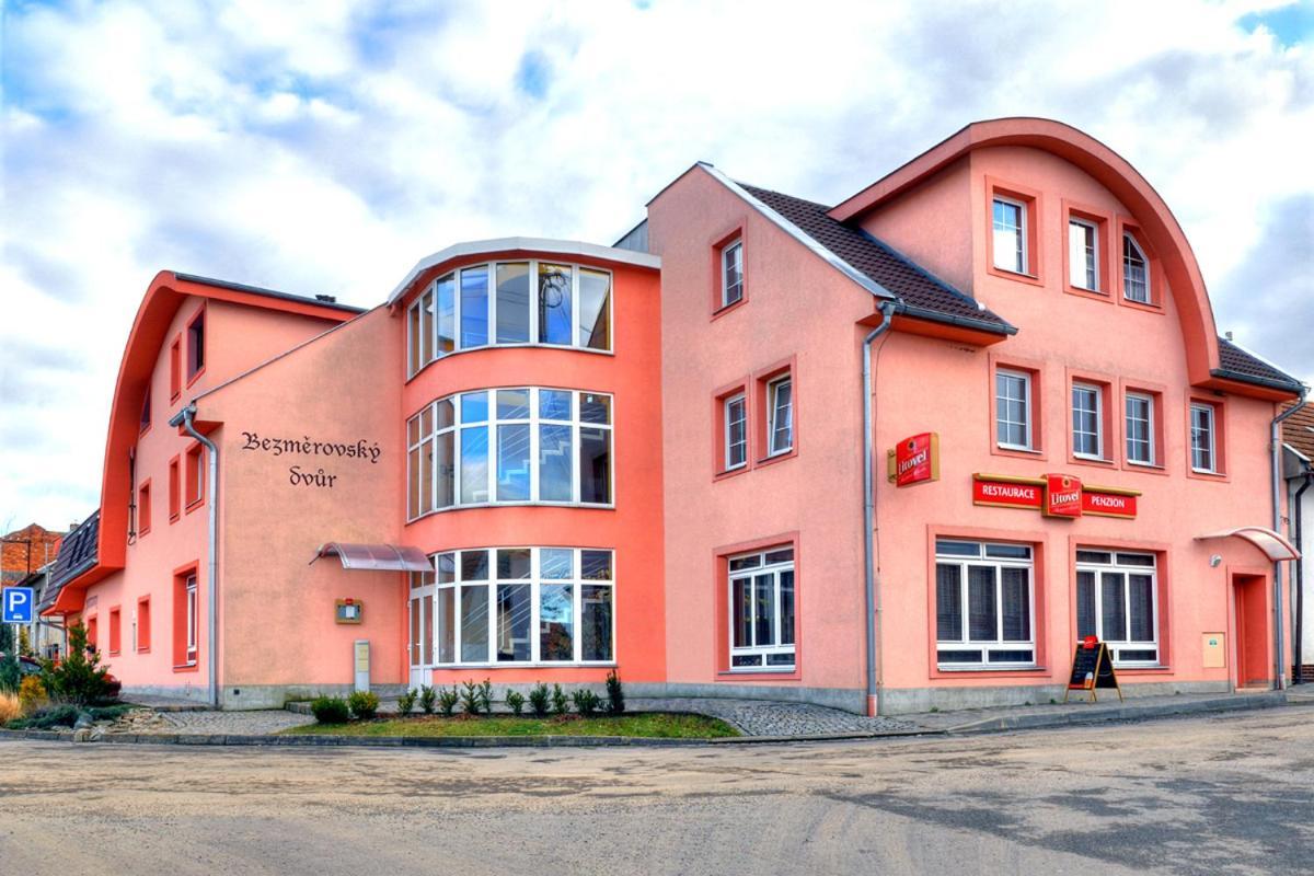 Bezmerovsky Dvur Kroměříž Eksteriør bilde